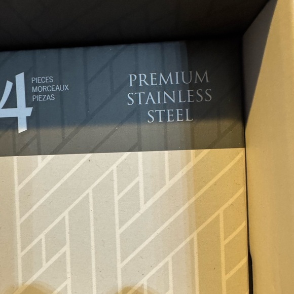 Mikasa Premium Stainless Steel set of 4 "Classic Bead" coffee spoons, New in Box - Picture 3 of 4